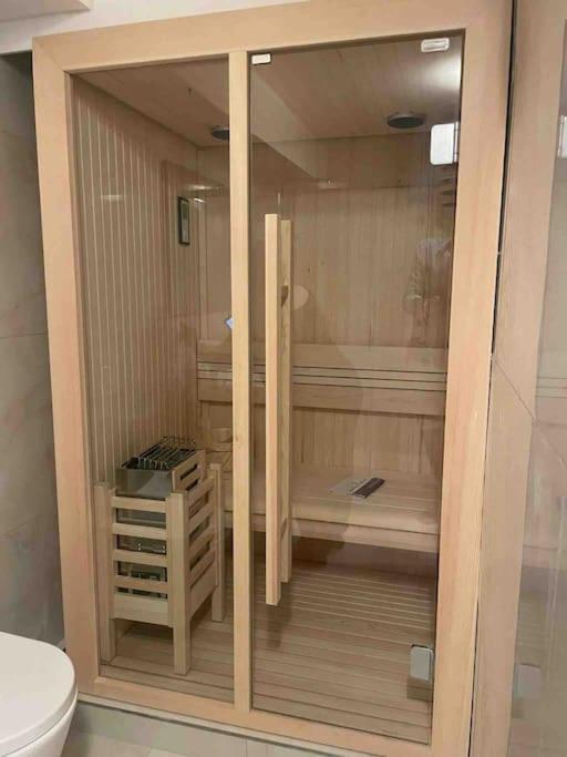 Appartamento Con Piscina E Sauna Bissone Exterior foto